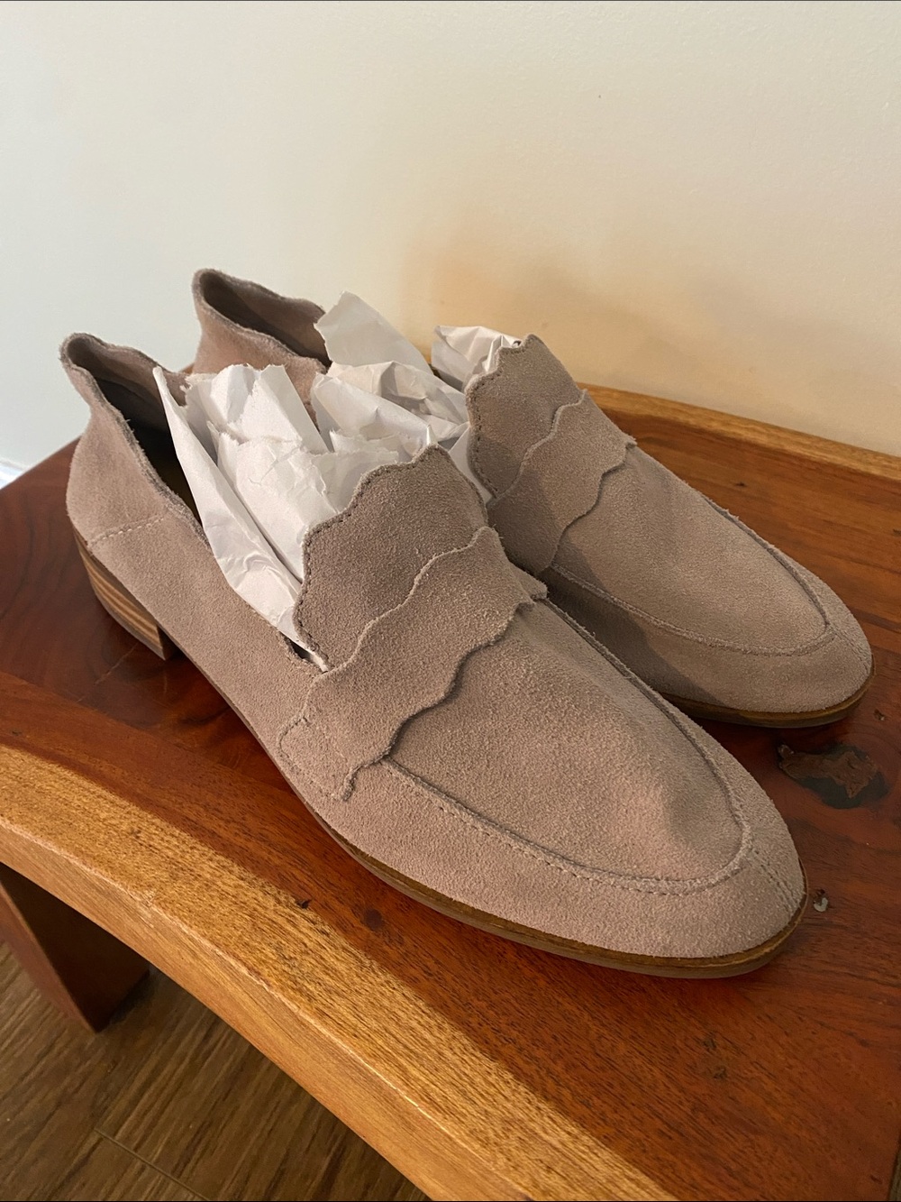 Lucky Brand Callister loafers in a beige suede with a scalloped edge detail. 8.5